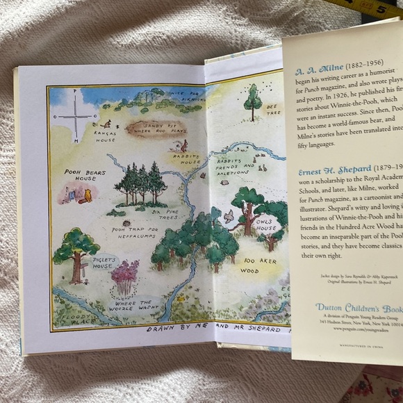 Winnie -the-Pooh Hardcover Collectible Book - Picture 4 of 9